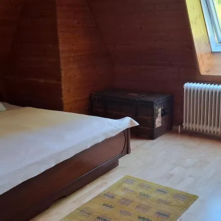 Quiet Attic With Large Garden Near Vienna Apartmán Purkersdorf