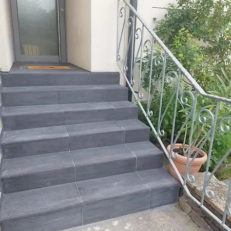 Apartment Quiet Attic With Large Garden Near Vienna Purkersdorf