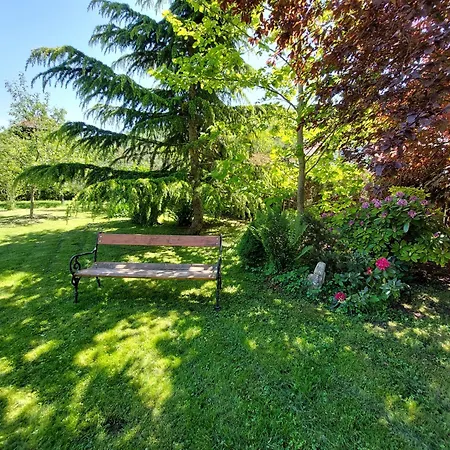 Apartmán Quiet Attic With Large Garden Near Vienna *